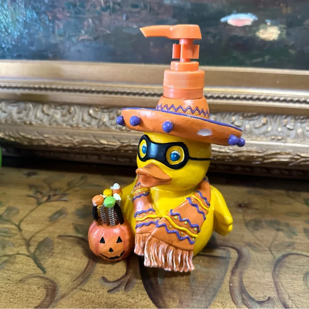 Halloween Duck Soap Dispenser Halloween Fiesta Duck Lotion Soap Dispenser RARE
